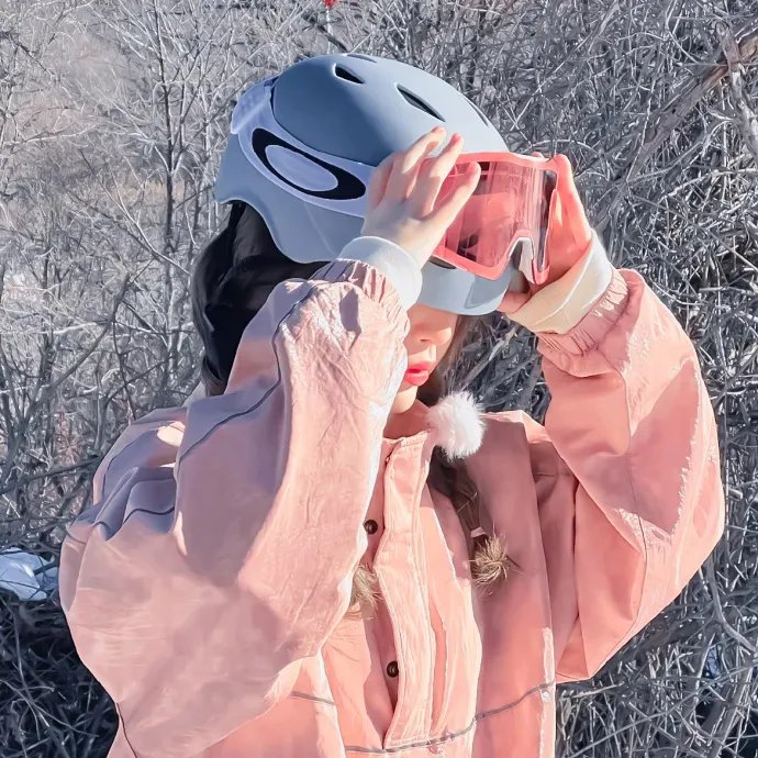 糊涂特务野娇娃